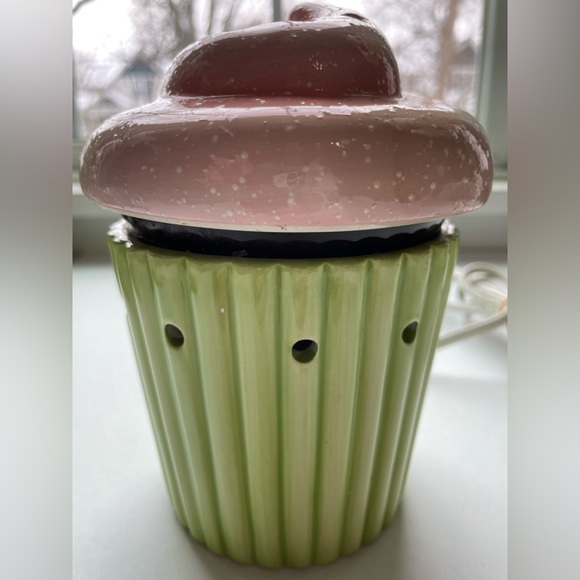 Scentsy Accents Scentsy Retired Pink And Green Cupcake Wax Warmer Poshmark